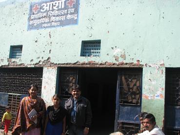 Bindu with the Asha staff outside the Asha Slum centre in Ekta Vihar slum